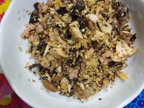 残った焼き鮭をリメイクしてふりかけに